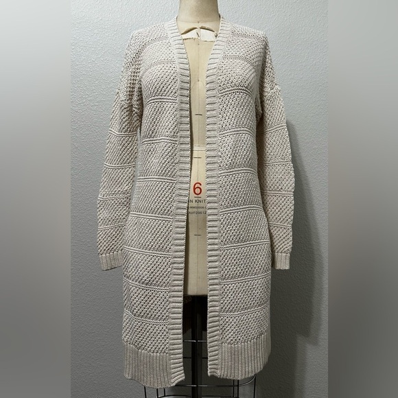 Caslon Sweaters - Caslon Cardigan - Size Medium. Beige.